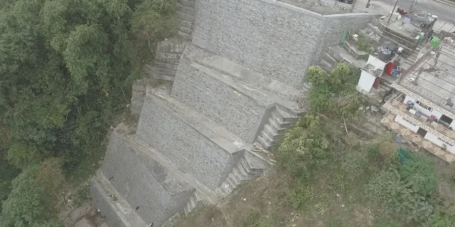 Taludes y muros en Leon